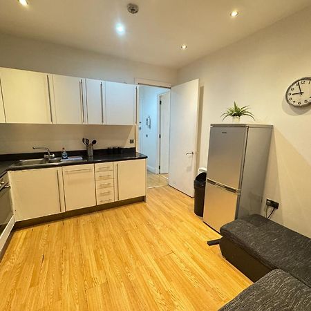 Comfortable - Cosy - Budget Studios In City Center Лондон Экстерьер фото