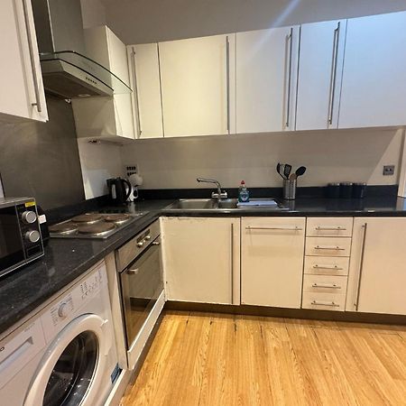 Comfortable - Cosy - Budget Studios In City Center Лондон Экстерьер фото