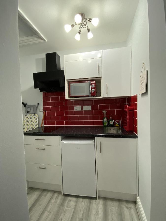Comfortable - Cosy - Budget Studios In City Center Лондон Экстерьер фото