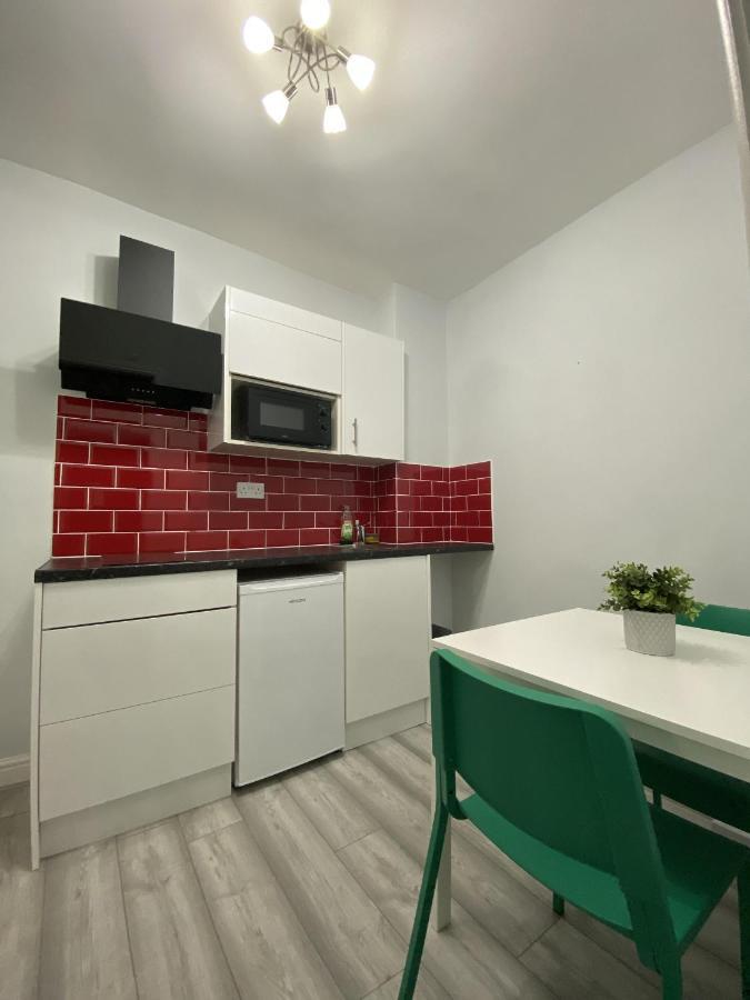 Comfortable - Cosy - Budget Studios In City Center Лондон Экстерьер фото