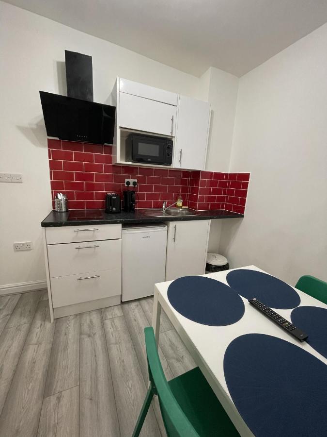 Comfortable - Cosy - Budget Studios In City Center Лондон Экстерьер фото