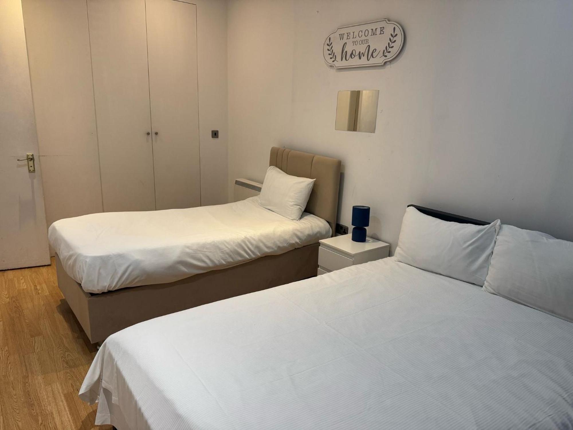 Comfortable - Cosy - Budget Studios In City Center Лондон Экстерьер фото